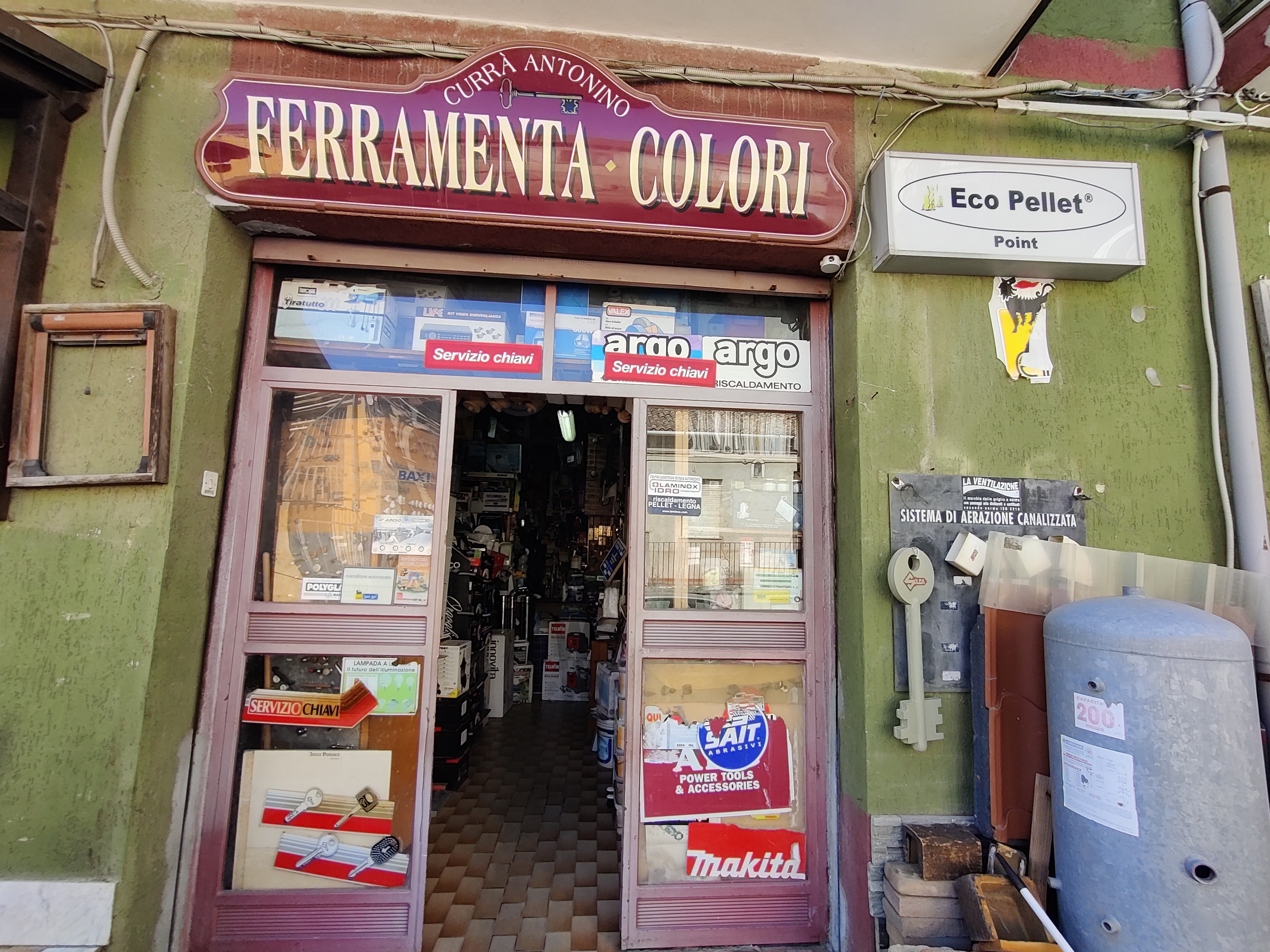 Ingresso Ditta Currà - Negozio materiali edili Mileto